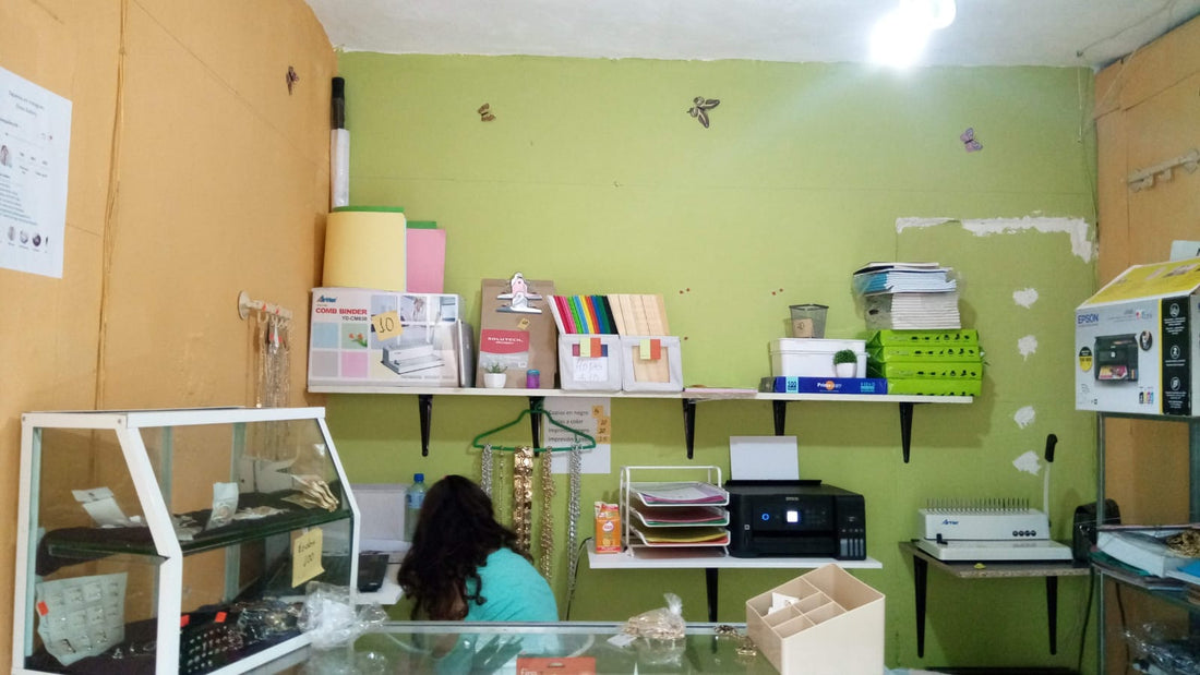El Comienzo de un Sueño: De la Papelería a la Supervivencia